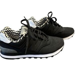 New Balance 574 Black & White Sneakers Women’s Size 6